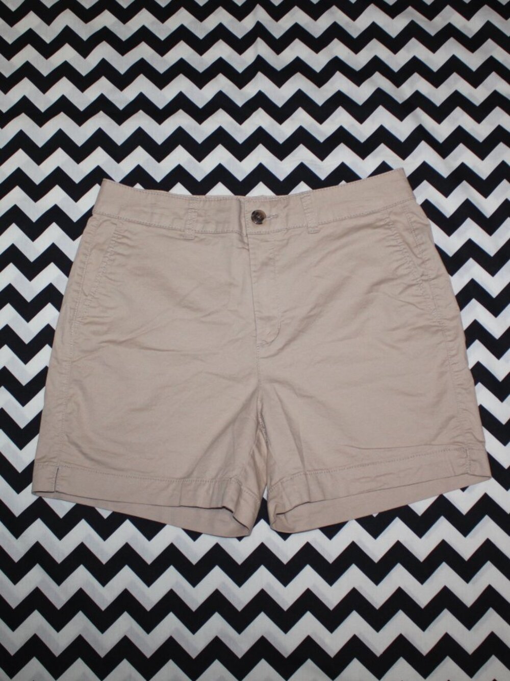Women's Old Navy Everyday Short High Rise-Color:Khaki Size: 6